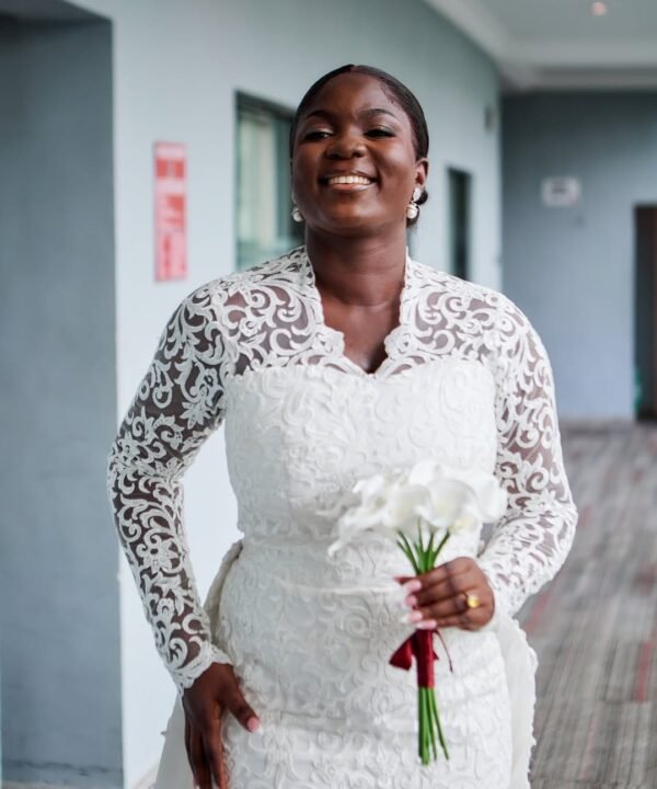 An image of a premium bespoke bridal dress for women